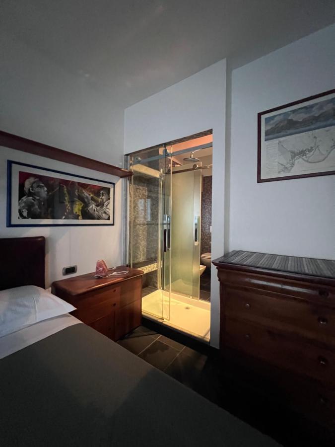 Casa Vacanze Attico Sul Lago Di Lecco, A Due Passi Dal Centro Con Posto Auto Luaran gambar